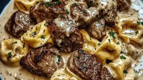 Cracked Garlic Steak Tortellini in Creamhouse Sauce