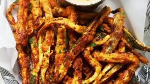 Crispy Baked Keto Zucchini Fries on a plate, ideal low-carb snack