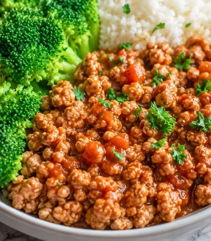 30-Minute Sweet and Spicy Ground Turkey Broccoli Bowls for a healthy meal